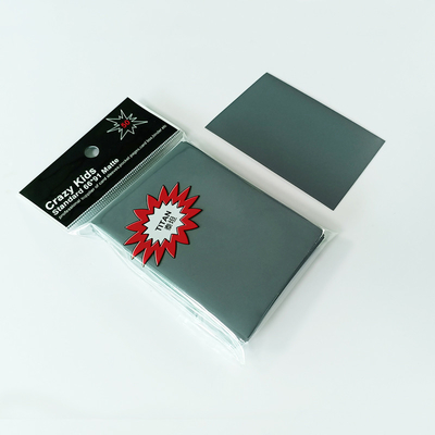 สีเทา Pvc Acid Free Card Sleeves PP Pokemon Card Protector Sleeves